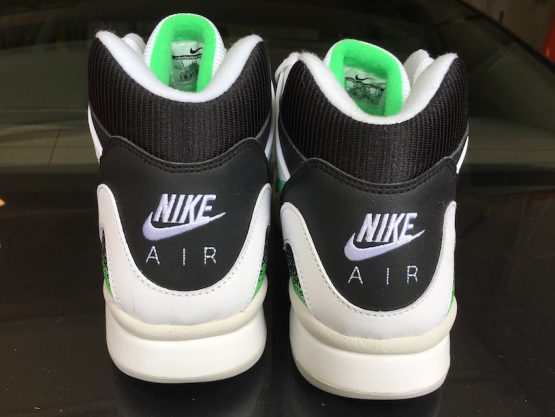 Nike Air Tech Challenge II Poison Green (2014) - Image 3