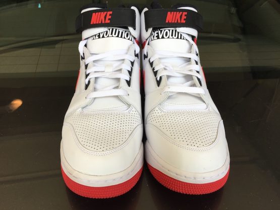 Nike Air Revolution Retro - University Red (2013) - Image 2