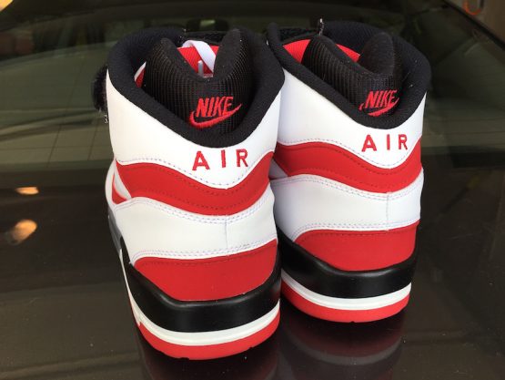 Nike Air Revolution Retro - University Red (2013) - Image 3