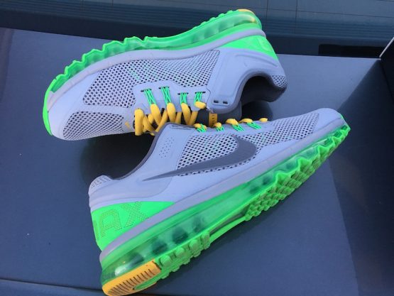 Nike Air Max+ 2013 - Livestrong (2013)