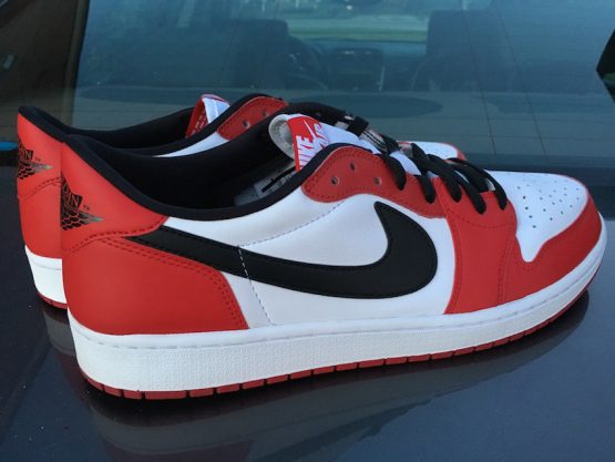 Buy Nike Air Jordan I 1 Retro Low OG Chicago 2015 | 50% OFF