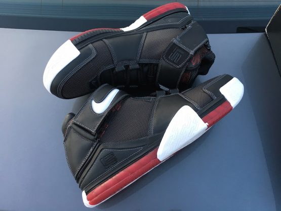 Nike Air Zoom LeBron II (2004) - Image 6