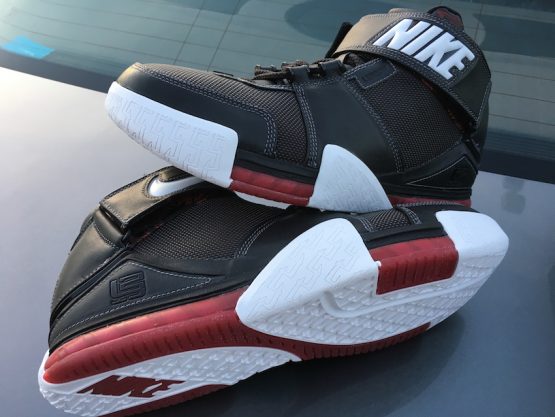 Nike Air Zoom LeBron II (2004) - Image 7