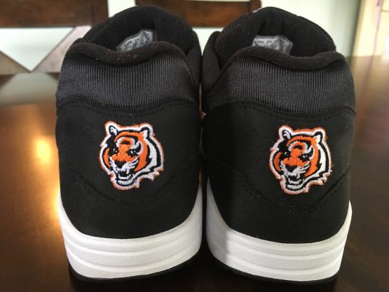 Nike Air Max 1 ID Cincinnati Bengals (2009) - Image 4