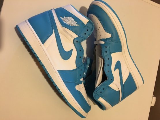 Nike Air Jordan Retro 1 OG - UNC (2015)