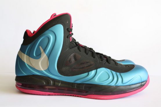 Nike Air Max Hyperposite "Fireberry" (2012) - Image 2