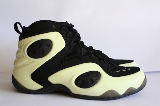 Nike Air Zoom Rookie - Glow In The Dark (2011) - Image 2