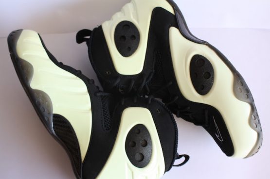 Nike Air Zoom Rookie - Glow In The Dark (2011) - Image 7