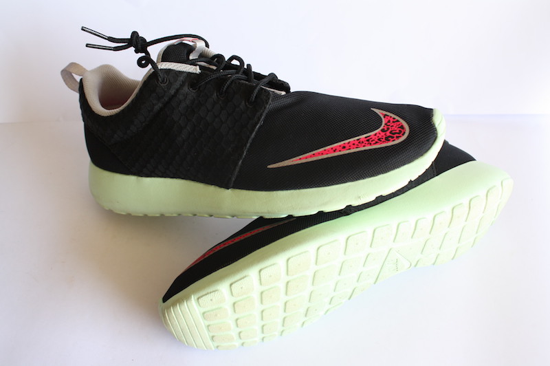 nike roshe run fb yeezy