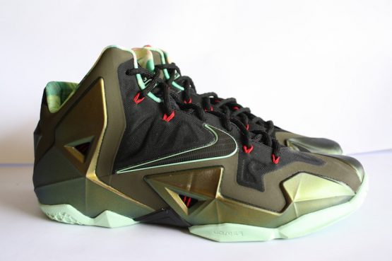 Nike Air Zoom LeBron XI "Kings Pride" (2013) - Image 3