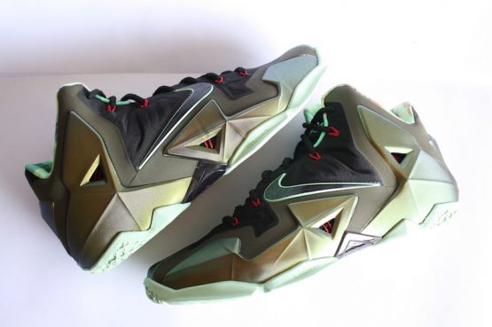 Nike Air Zoom LeBron XI "Kings Pride" (2013) - Image 6