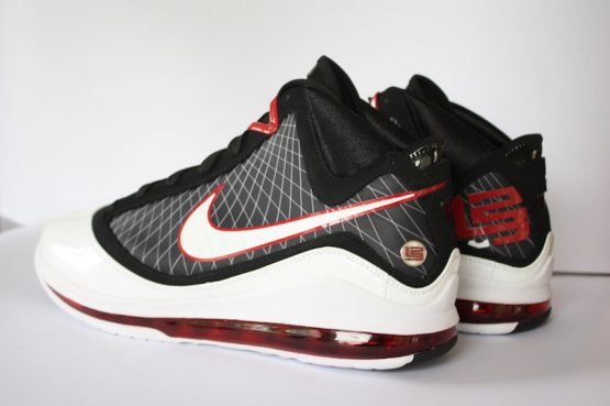 Nike Air Max LeBron 7 "Shooting Stars" - PROMO Sample