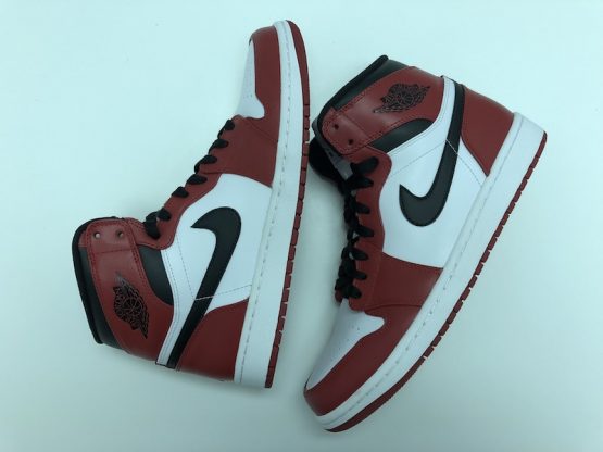 Nike Air Jordan 1 Retro "Chicago" (2013) - Image 2