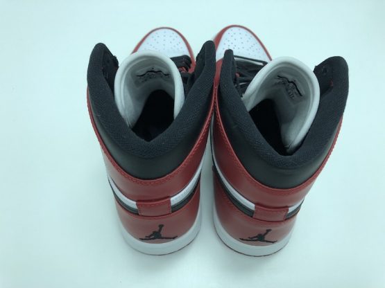 Nike Air Jordan 1 Retro "Chicago" (2013) - Image 4