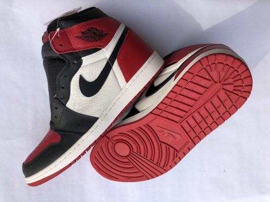Nike Air Jordan 1 Retro "Bred Toe" (2018)