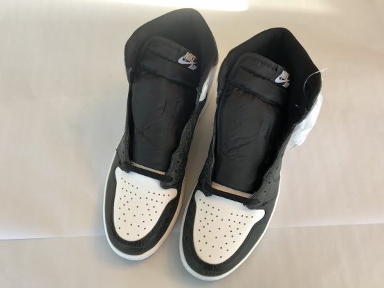 Nike Air Jordan 1 Retro "Re2pect" Derek Jeter (2017) - Image 3