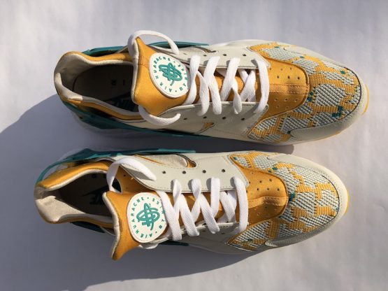 Nike Air Huarache Runner "Ethnic Pack" (2015) - Image 2