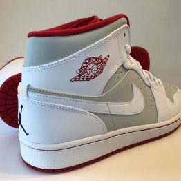 Air Jordan 1 Hare