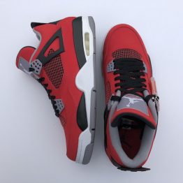 Air Jordan IV Toro