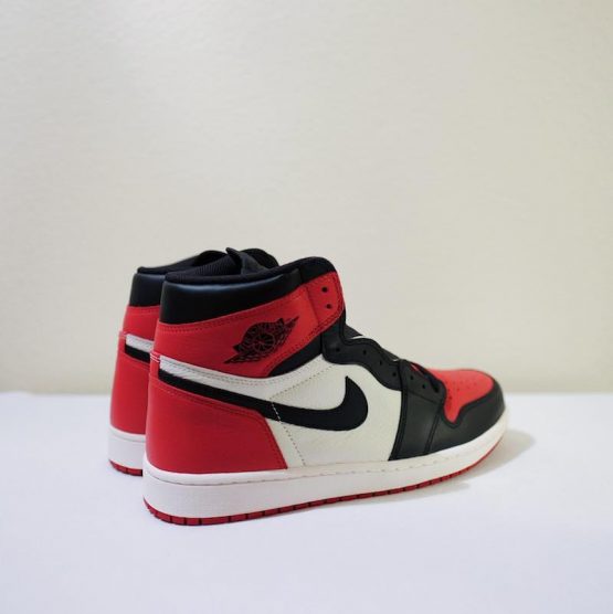 Nike Air Jordan 1 Retro "Bred Toe" (2018) - Image 3