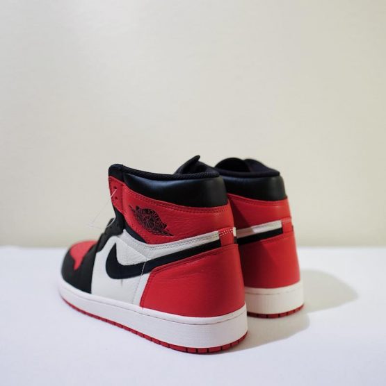 Nike Air Jordan 1 Retro "Bred Toe" (2018) - Image 2