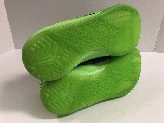 Nike Zoom Kobe Mentality II "Grinch" (2016) - Image 6