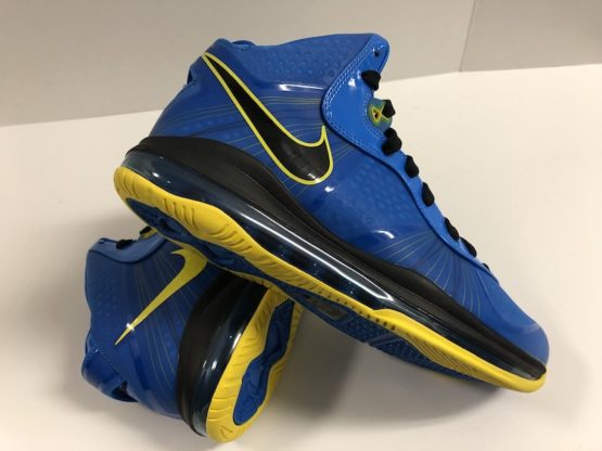 Nike Air LeBron 8 V/2 "Entourage" (2011) - Image 2