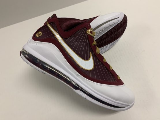 Nike Air Max LeBron 7 "Christ The King" (2010) - Image 7