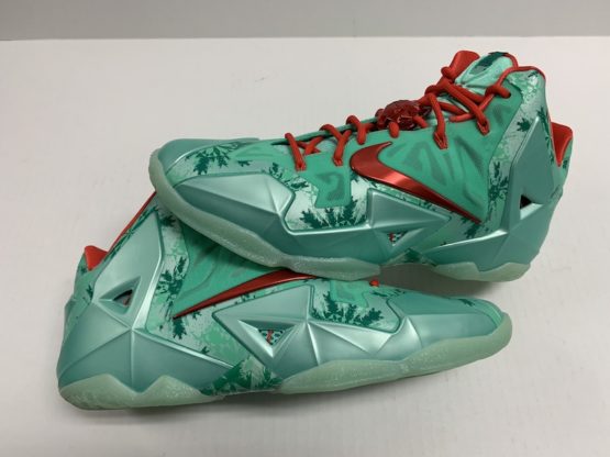 Nike Air Zoom LeBron XI "Christmas" (2013) - Image 6
