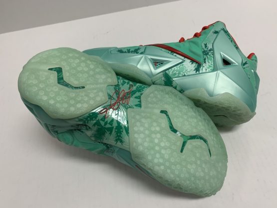 Nike Air Zoom LeBron XI "Christmas" (2013) - Image 7
