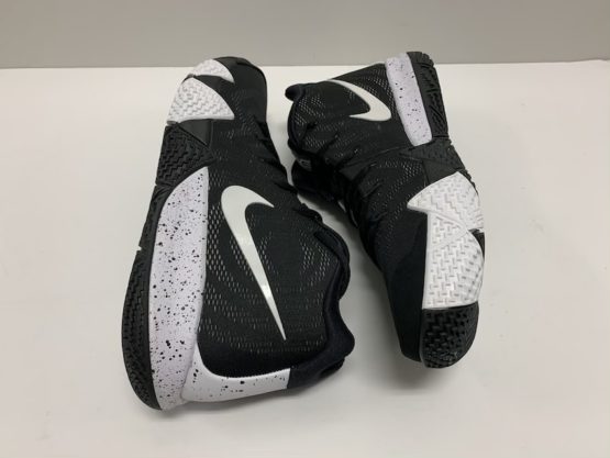Nike Kyrie 4 "Oreo"