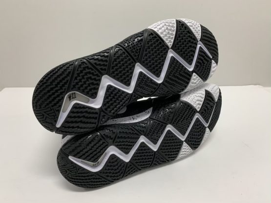 Nike Kyrie 4 "Oreo" - Image 5
