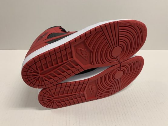 Nike Air Jordan 1 Mid "Banned" (2020) - Image 5