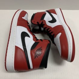 Nike Air Jordan 1 Retro "Chicago" (2013)