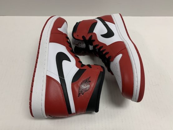 Nike Air Jordan 1 Retro "Chicago" (2013)