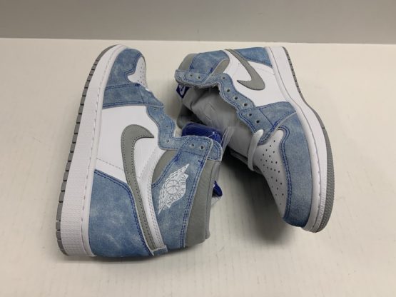 Nike Air Jordan 1 High Retro "Hyper Royal" (2021)