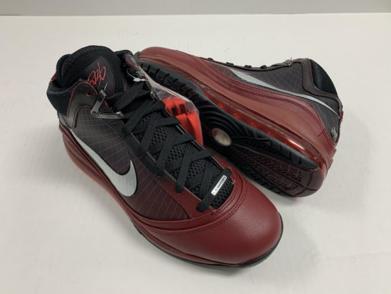 Nike LeBron 7 "Christmas" (2019) - Image 6