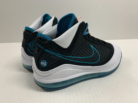 Nike LeBron VII QS NFW "Red Carpet" (2019) - Image 4